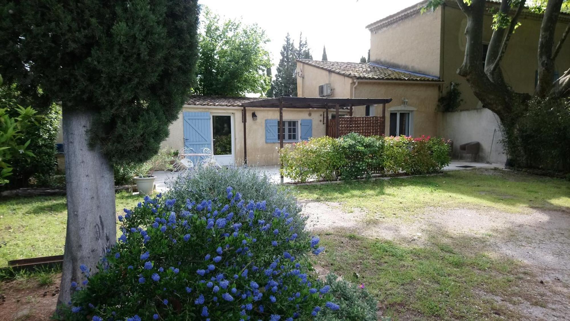 הוילה Villeneuve-lès-Avignon La Petite Seigneurette מראה חיצוני תמונה